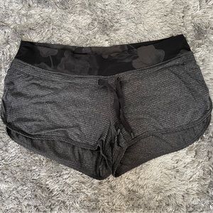 Lululemon Black Shorts Size 6